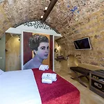 10gr Boutique & Wine Bar (adults Only) 5*