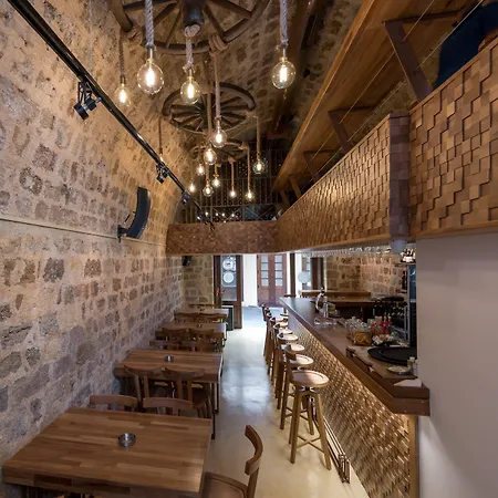 10gr Boutique & Wine Bar (adults Only)