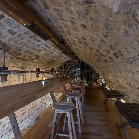 10gr Boutique & Wine Bar (adults Only) Готель 5*
