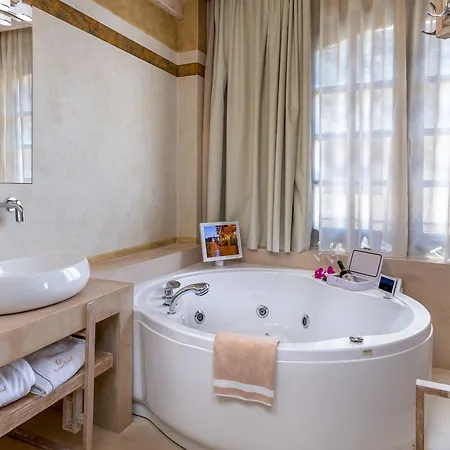 10gr Boutique & Wine Bar (adults Only) Otel