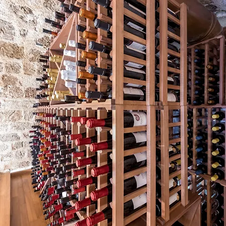 10gr Boutique & Wine Bar (adults Only) 5*